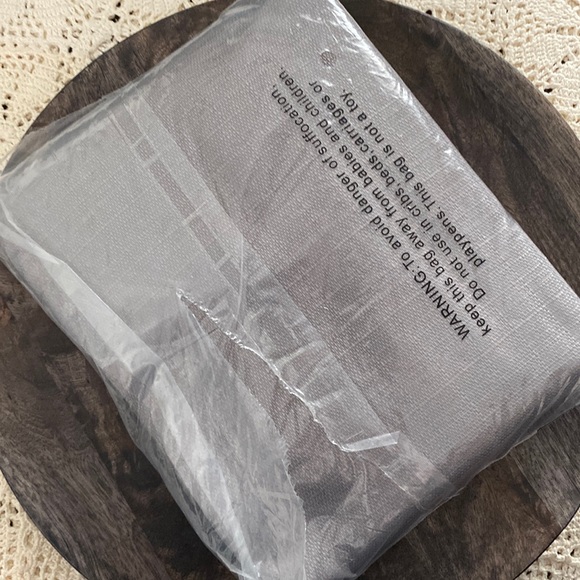 Mainstays textured Gray mod curtain one panel 38“ x 84“ new linen like texture - Picture 4 of 7